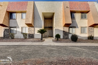 Building Photo - 5278 River Glen Dr