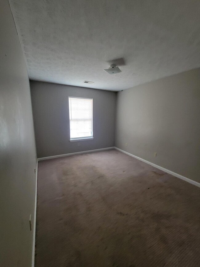 Building Photo - 201 Joey Way