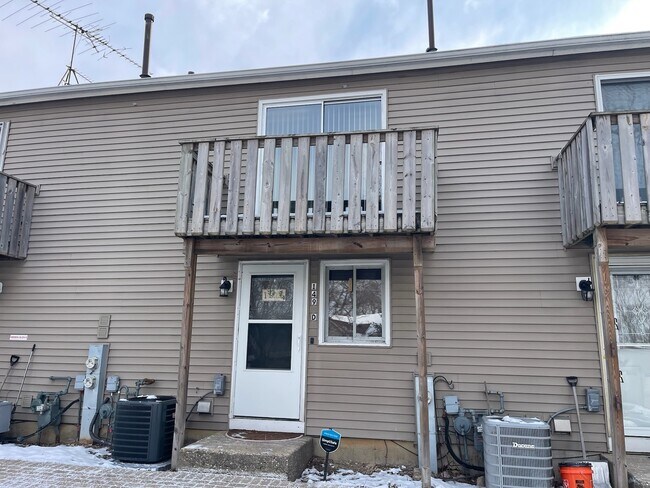 Foto del edificio - 149 Forest Ave