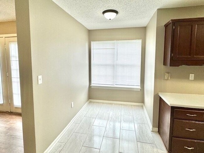 Foto del edificio - Spacious 3 Bedroom 2 Bath Home With Large Bonus Room Availalbe In Southaven