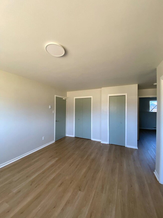 Photo du bâtiment - 450 Raymond Ave