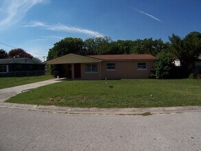 Building Photo - 109 Harbor Dr