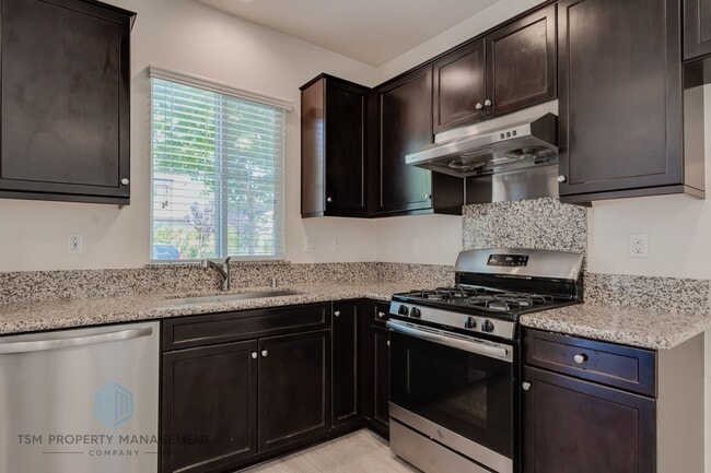 Building Photo - 4-bedroom, 3-bath home in the gated community of Harvest at The Preserve in Chino