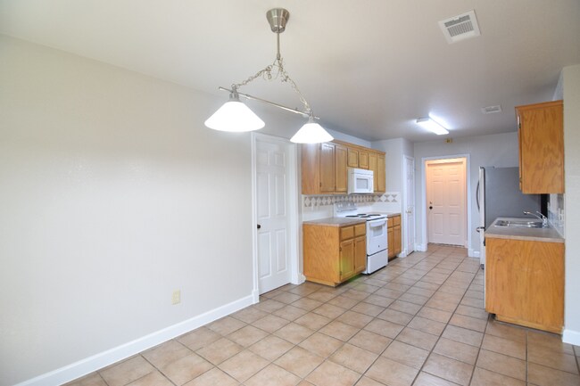 Foto del edificio - 2610 Littlewood Dr