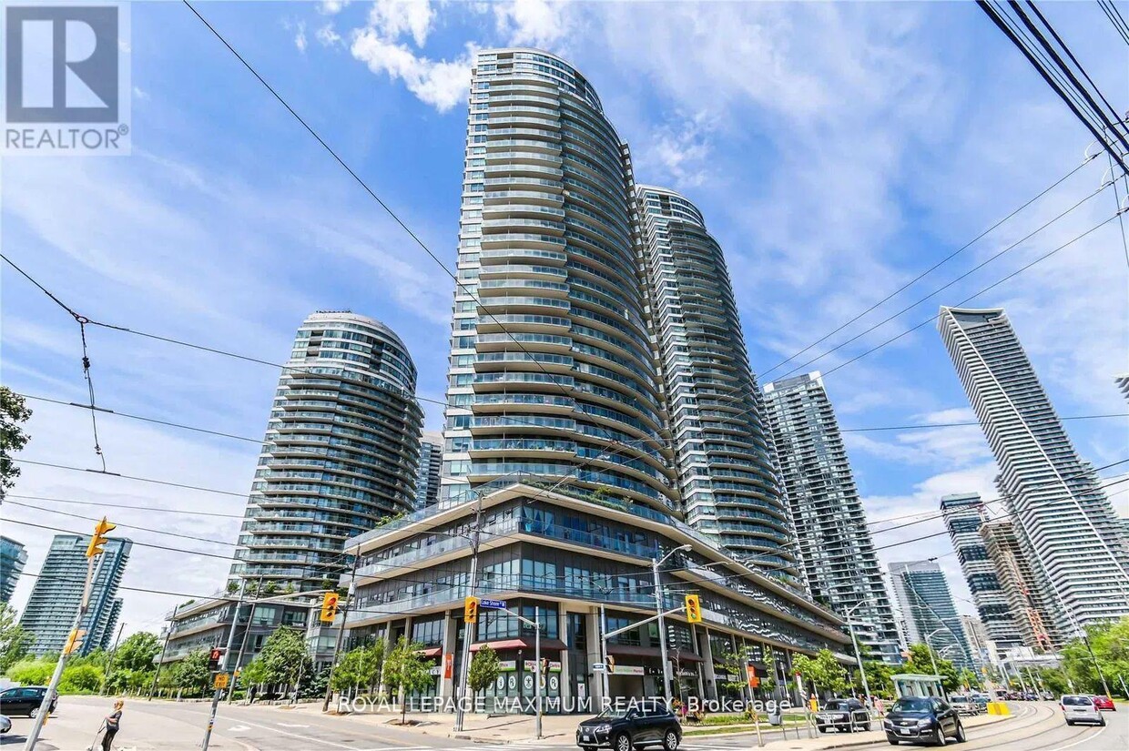 Primary Photo - 2240-2240 Lake Shore Blvd W
