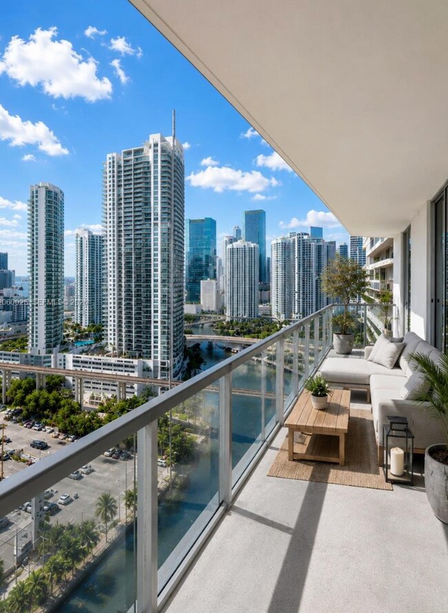 Foto del edificio - 185 SW 7th St