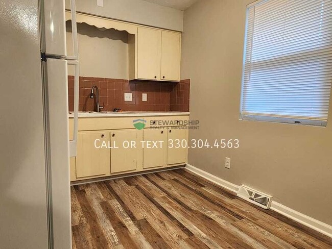 Building Photo - 2305 Nesmith Lake Blvd