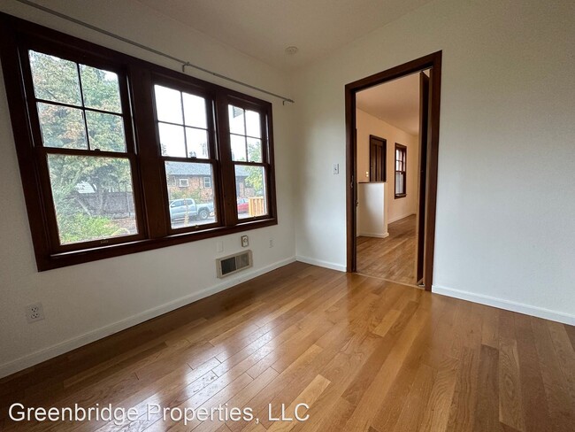 Building Photo - 2 br, 1 bath House - 7022 NE Siskiyou St