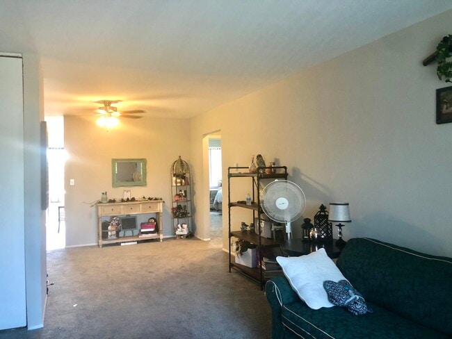 Building Photo - 535 Brookside Dr