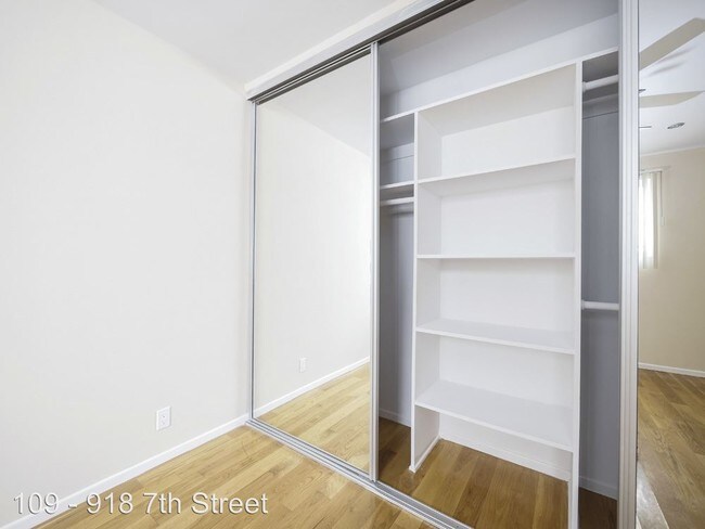 Interior Photo - 918 7th St. Santa Monica, CA