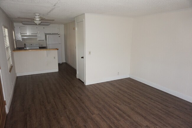 Foto del edificio - Ride your bike to Downtown Winter Garden Studio Available Now