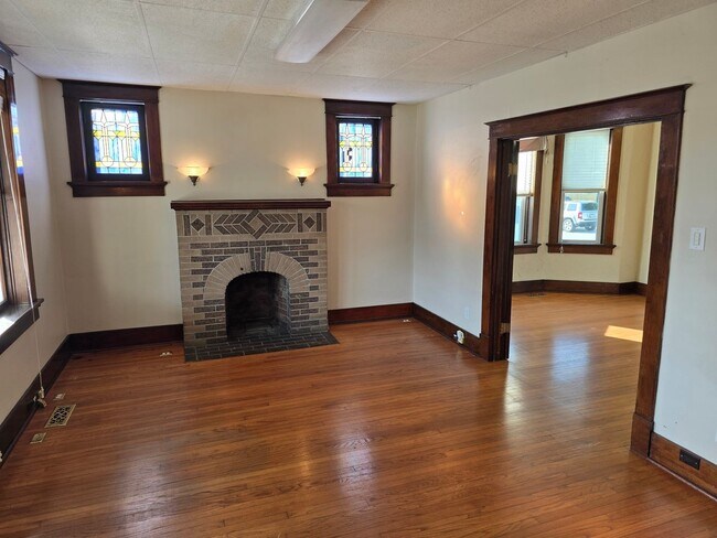 Foto del edificio - 422 E Fifth St