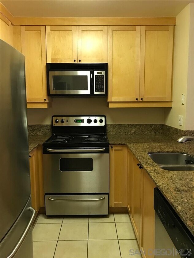 Primary Photo - 3550 Lebon Dr