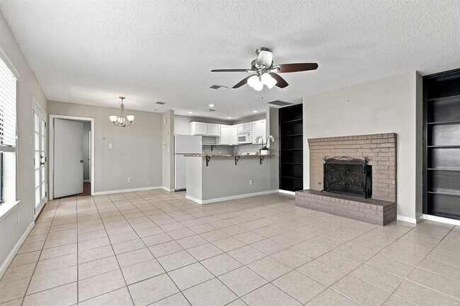 Foto del edificio - 7825 Beauregard Cir