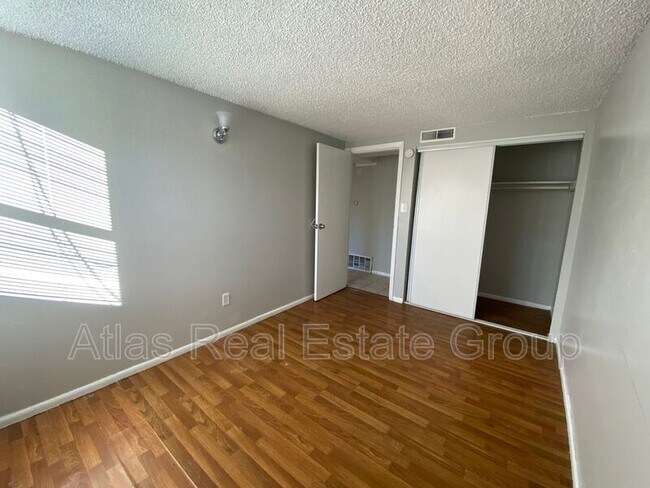 Building Photo - 4224 Loomis Ave