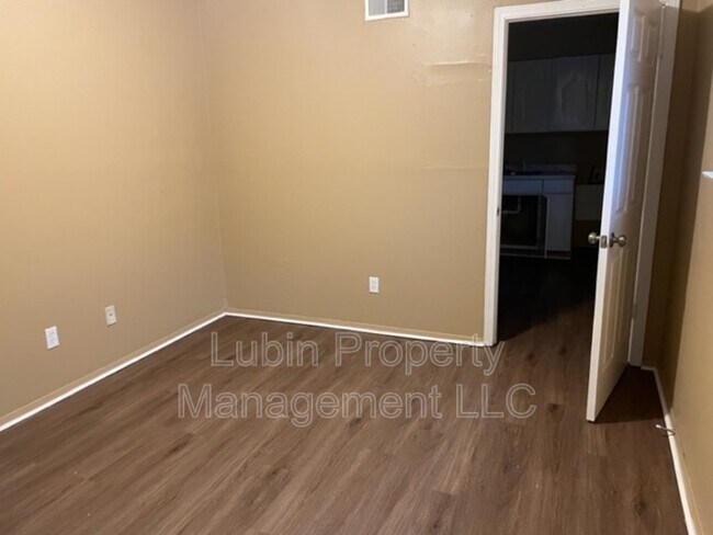 Foto del edificio - 1469 N Hollywood St