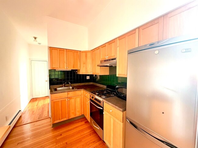 Building Photo - 237 3rd St