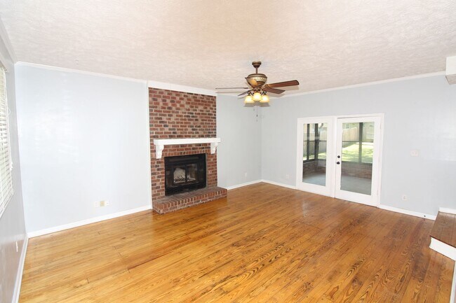 Building Photo - 5827 Hibernia Dr