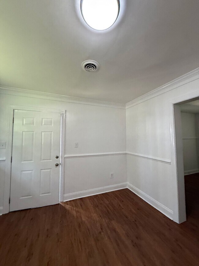 Foto del edificio - 2731 Brampton Way