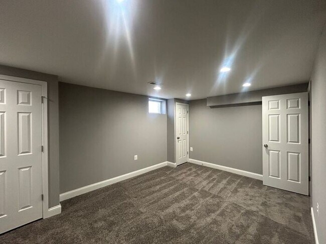 Foto del edificio - 4 Bedrooms with 2 full bathroom