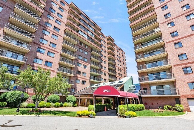 Edificio - 3920 Mystic Valley Pkwy