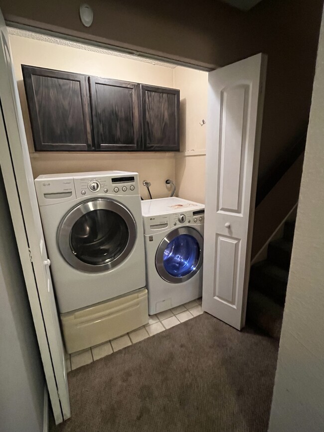 Foto del edificio - 1487 Ashwood Dr