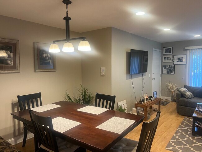 Foto del edificio - 9352 Bay Colony Dr