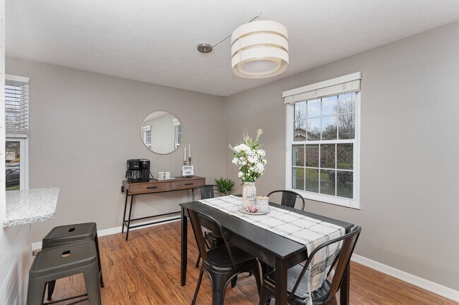 Foto del edificio - 3785 Spring Mill Way