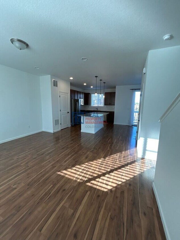 Primary Photo - 5552 Canyon View Dr