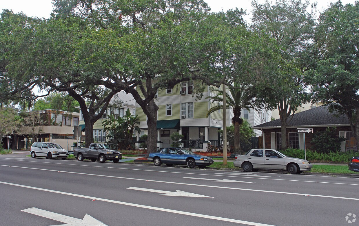 Foto principal - 4th Street Flats