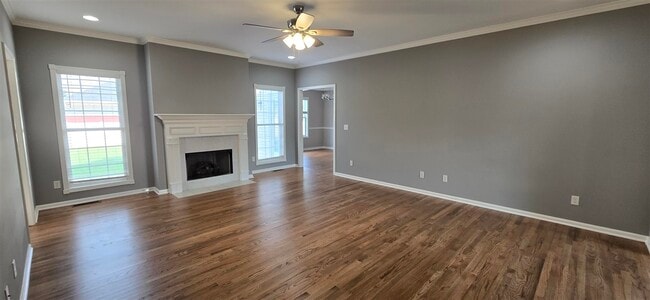 Building Photo - 710 Chasefield Ave