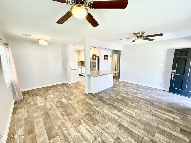 Foto del edificio - 1705 West Campbell Ave