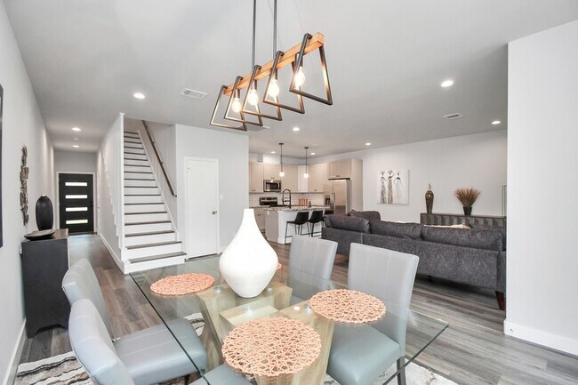 Foto del edificio - 3814 Lakewood Dr