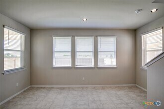 Building Photo - 262 Delta Crst