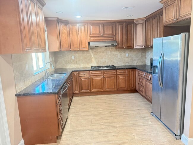 Building Photo - 3488 Riverside Dr