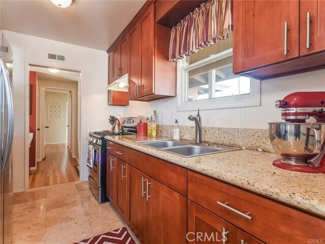 Foto del edificio - 2408 W 141st St