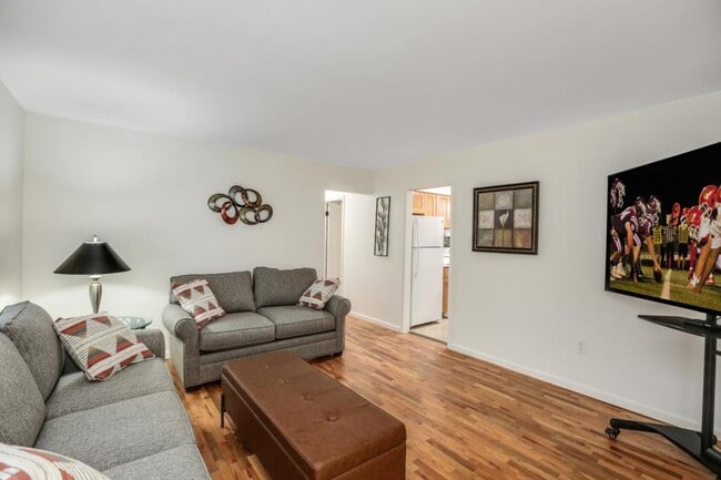 Photo - 9215 Tavistock Dr House