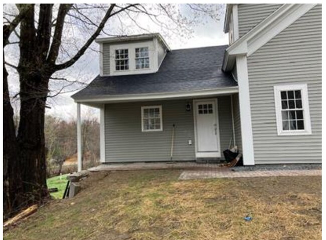 Foto del edificio - 21 E Lake Rd