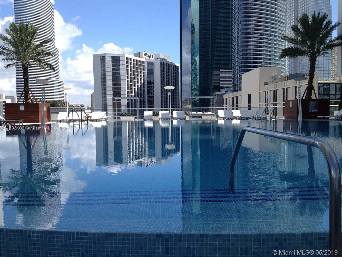 Foto principal - 500 Brickell Ave