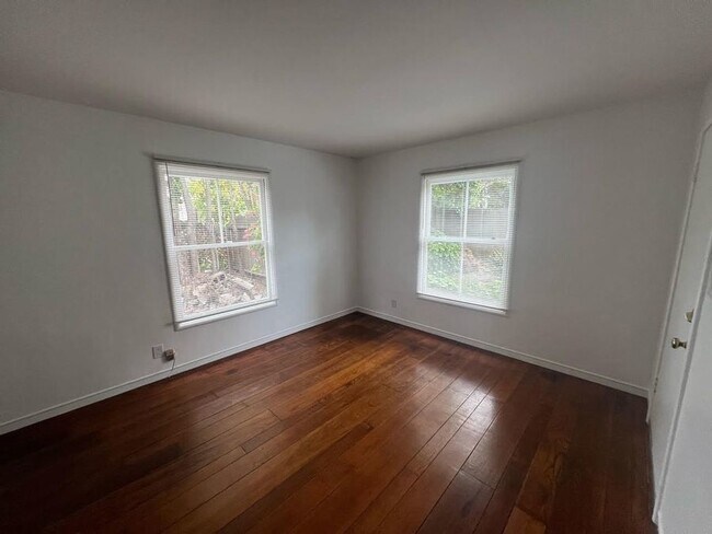 Foto del edificio - 1213 University Ave