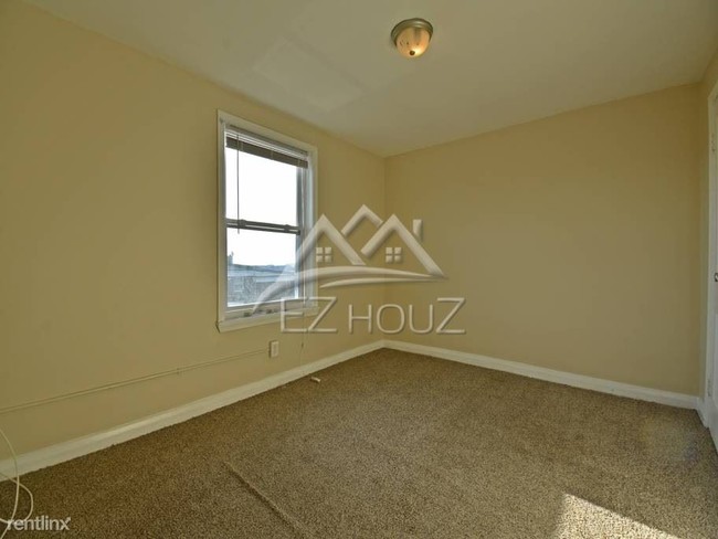 Building Photo - 7521 Lange St