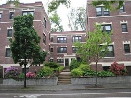 Building Photo - 590 Washington St