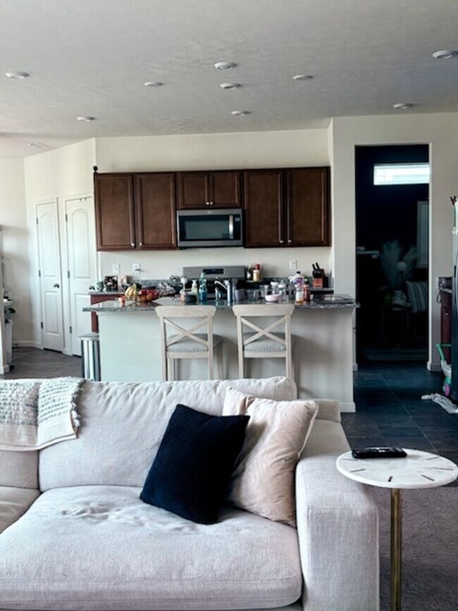 Foto del edificio - 15545 Westmoor Ave