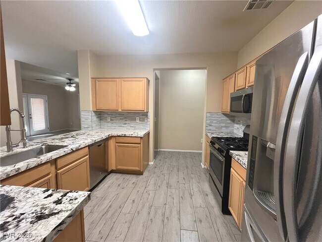 Foto del edificio - 673 Peachy Canyon Cir