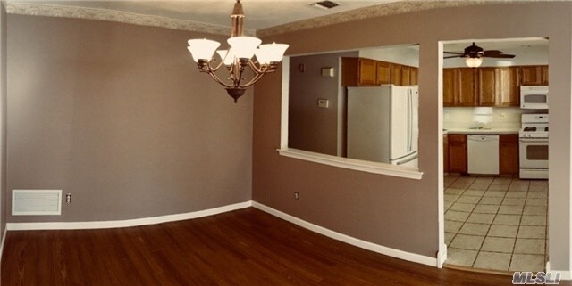 Building Photo - 26 Country View Ln