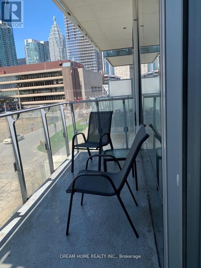 Building Photo - 39 Queens Quay E