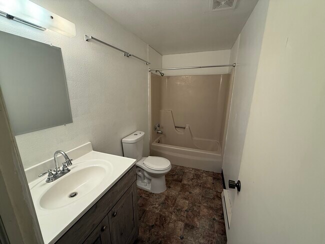 Foto del edificio - 418 Kings Ct