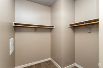 1BR, 1BA - Goldenrod 1 - Shadow Lake Square
