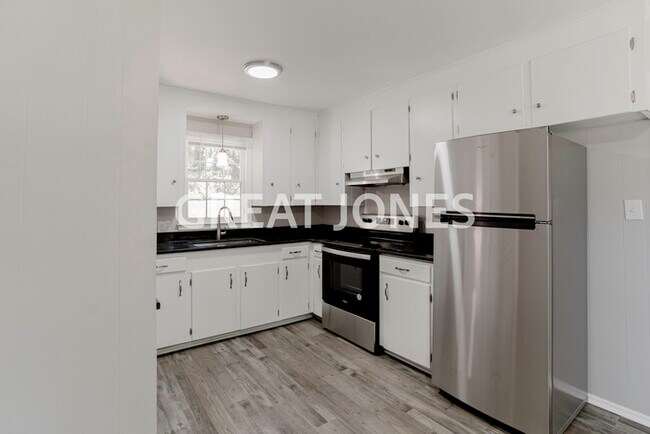Foto del edificio - NOW OFFERING 1/2-MONTH FREE OFF FIRST FULL...
