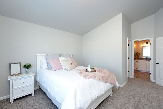 Building Photo - 1726 18th St N